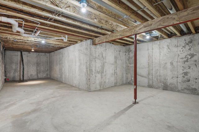 135 West Street, Dane, WI 53529