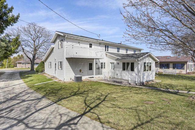 135 West Street, Dane, WI 53529