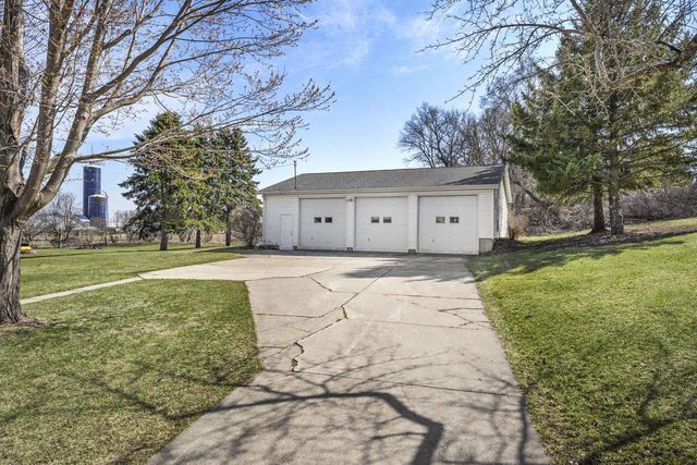 135 West Street, Dane, WI 53529