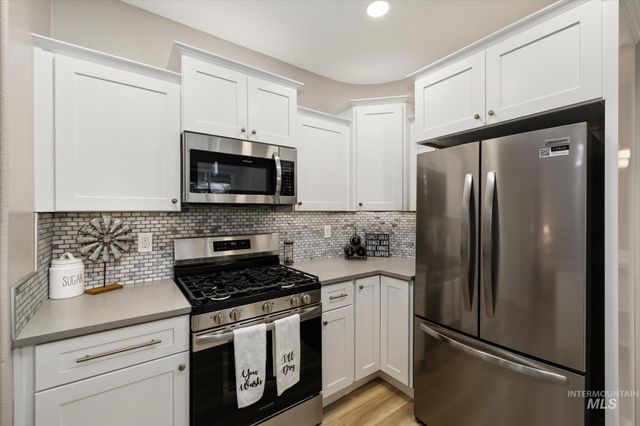 2250 N Amethyst, Meridian, ID 83646