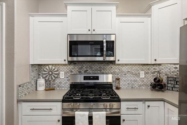 2250 N Amethyst, Meridian, ID 83646