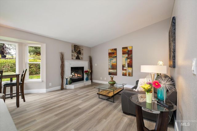 2250 N Amethyst, Meridian, ID 83646