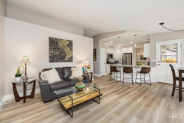 2250 N Amethyst, Meridian, ID 83646