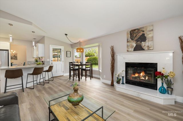 2250 N Amethyst, Meridian, ID 83646