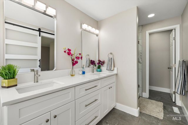 2250 N Amethyst, Meridian, ID 83646