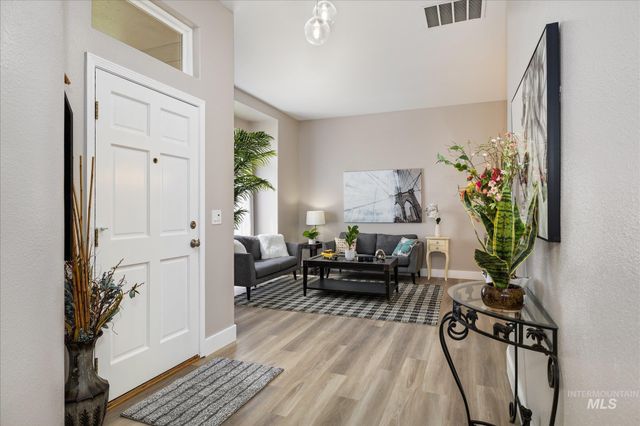 2250 N Amethyst, Meridian, ID 83646