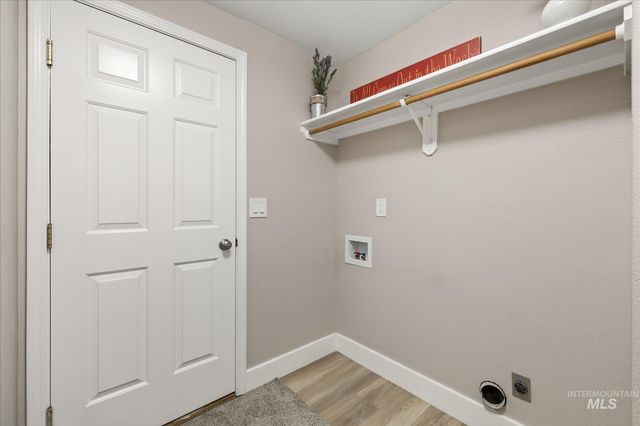 2250 N Amethyst, Meridian, ID 83646