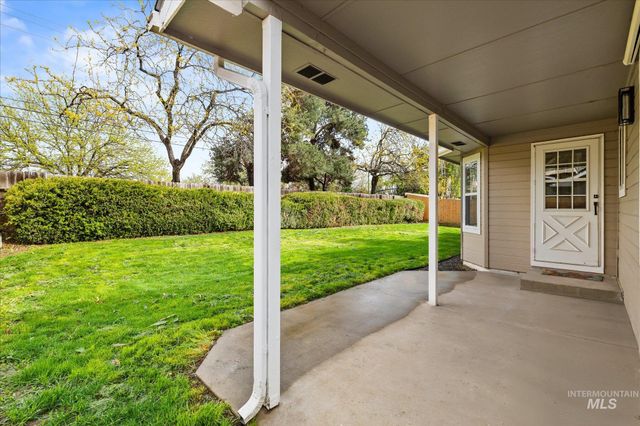 2250 N Amethyst, Meridian, ID 83646