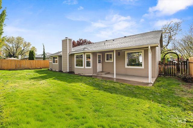 2250 N Amethyst, Meridian, ID 83646