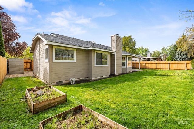 2250 N Amethyst, Meridian, ID 83646