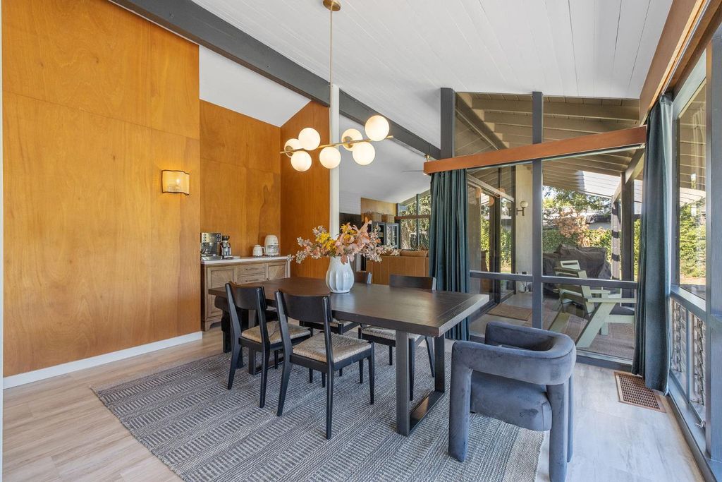 Image 18 of property listing at 2544 W Keogh Avenue, Visalia, CA 93291