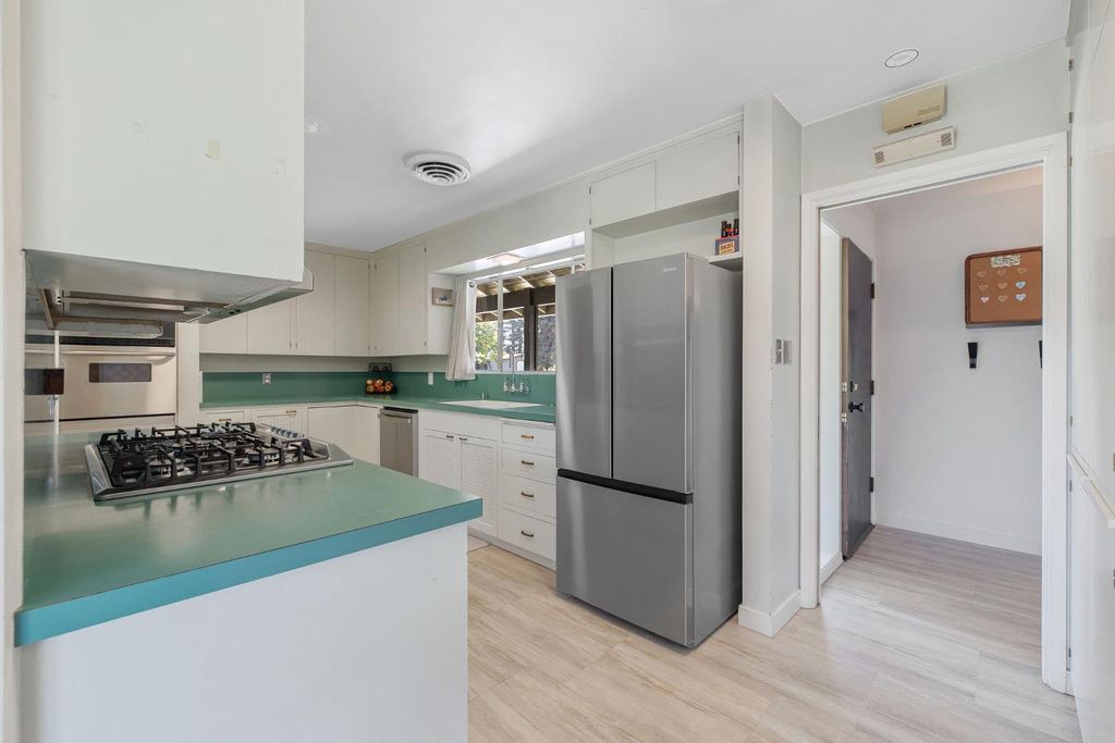 Image 22 of property listing at 2544 W Keogh Avenue, Visalia, CA 93291
