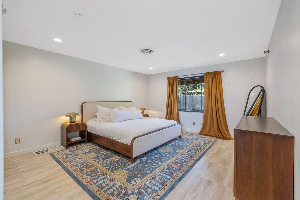 Image 39 of property listing at 2544 W Keogh Avenue, Visalia, CA 93291