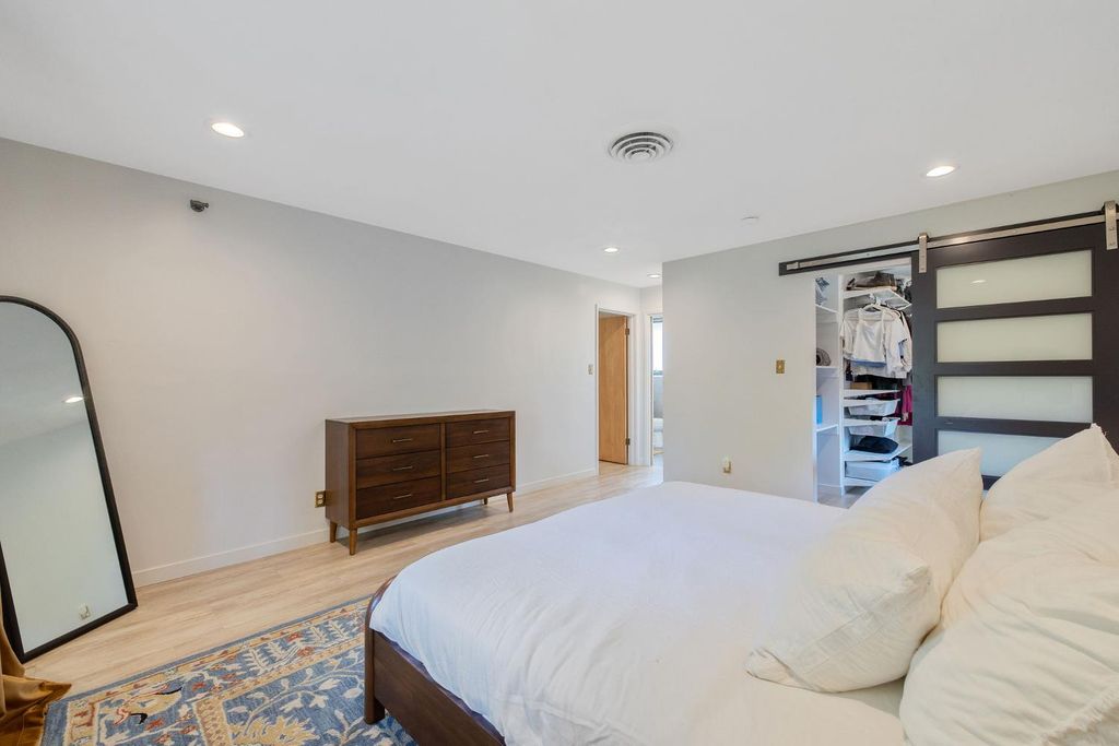 Image 40 of property listing at 2544 W Keogh Avenue, Visalia, CA 93291