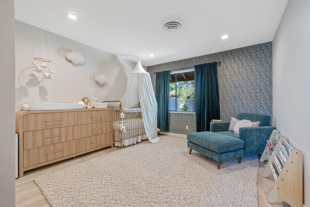 Image 42 of property listing at 2544 W Keogh Avenue, Visalia, CA 93291