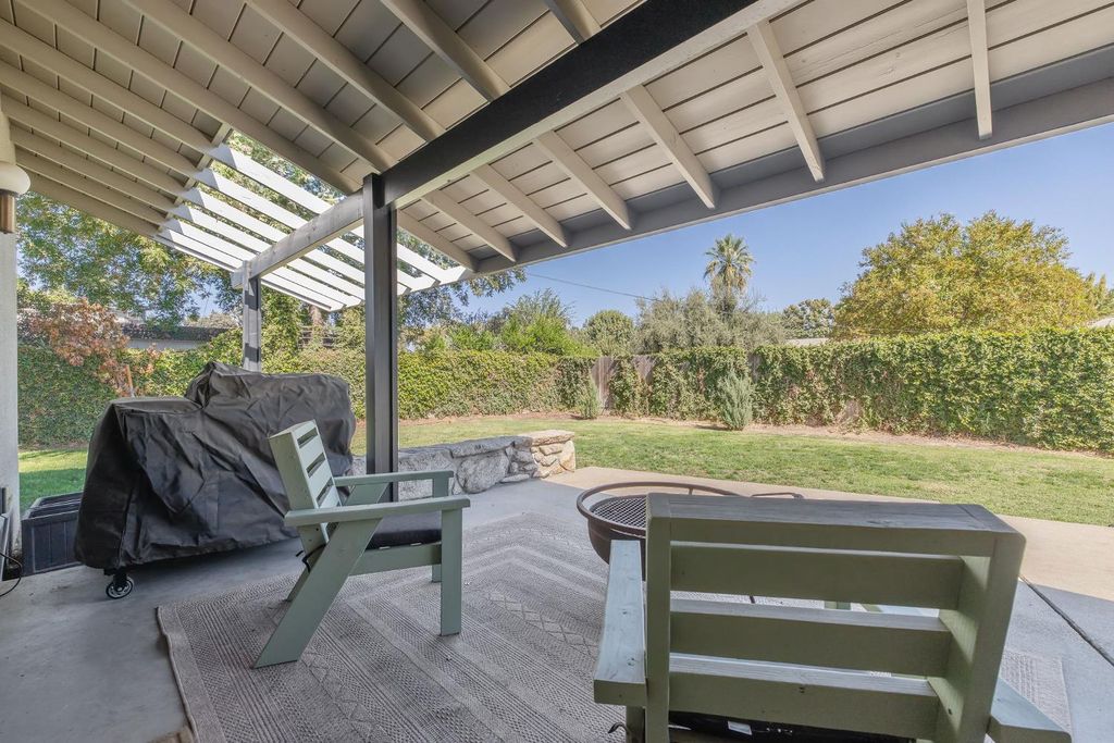 Image 44 of property listing at 2544 W Keogh Avenue, Visalia, CA 93291