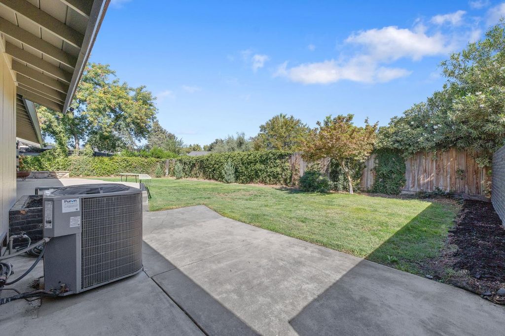 Image 47 of property listing at 2544 W Keogh Avenue, Visalia, CA 93291