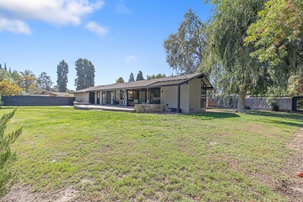 Image 50 of property listing at 2544 W Keogh Avenue, Visalia, CA 93291