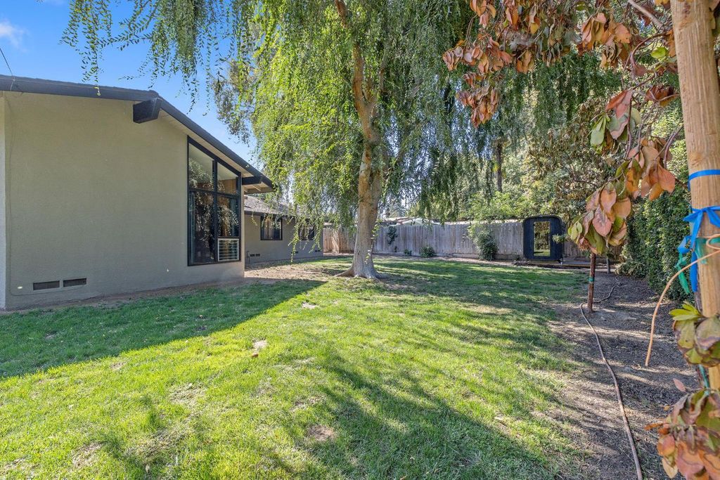 Image 52 of property listing at 2544 W Keogh Avenue, Visalia, CA 93291