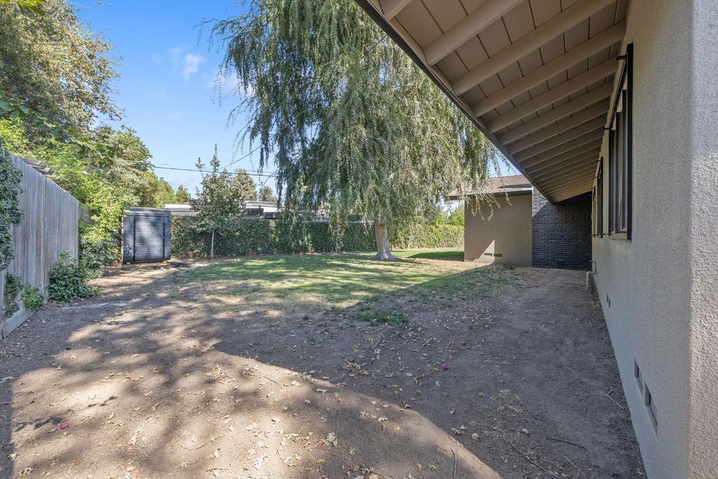 Image 56 of property listing at 2544 W Keogh Avenue, Visalia, CA 93291