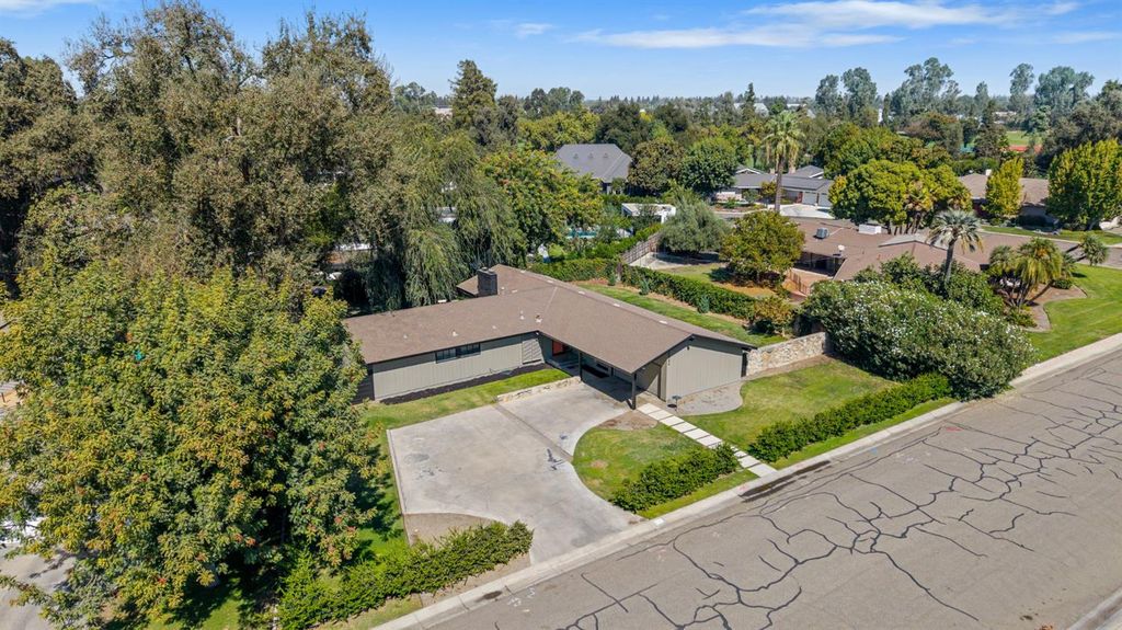 Image 57 of property listing at 2544 W Keogh Avenue, Visalia, CA 93291