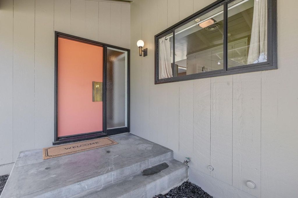 Image 6 of property listing at 2544 W Keogh Avenue, Visalia, CA 93291