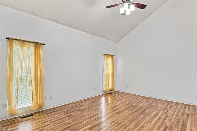 4106 Clovelly Drive, Greensboro, NC 27406