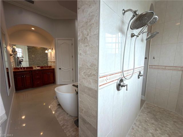491 16th AVE NW, Naples, FL 34120