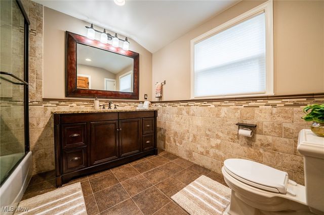 5630 Onaway Oval, Parma, OH 44130