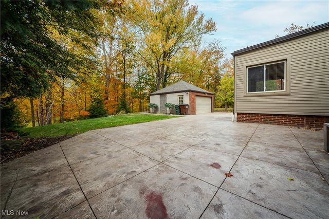 5630 Onaway Oval, Parma, OH 44130