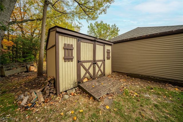 5630 Onaway Oval, Parma, OH 44130