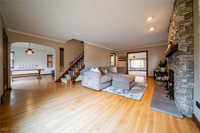 5630 Onaway Oval, Parma, OH 44130