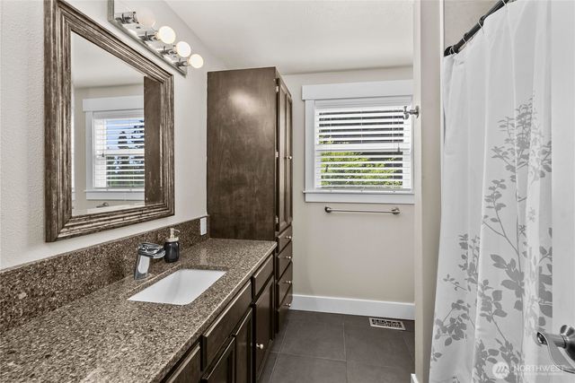7815 W. Tapps Hwy E, Bonney Lake, WA 98391