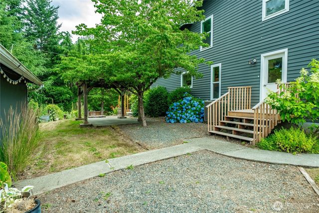 7815 W. Tapps Hwy E, Bonney Lake, WA 98391