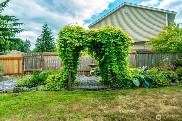 7815 W. Tapps Hwy E, Bonney Lake, WA 98391
