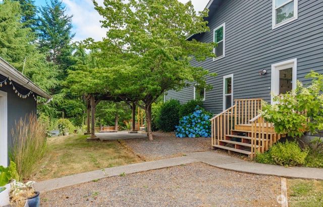 7815 W. Tapps Hwy E, Bonney Lake, WA 98391