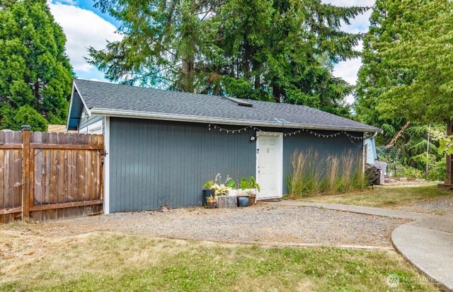 7815 W. Tapps Hwy E, Bonney Lake, WA 98391