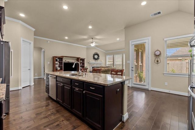 2105 Nogalas Lane, League City, TX 77573