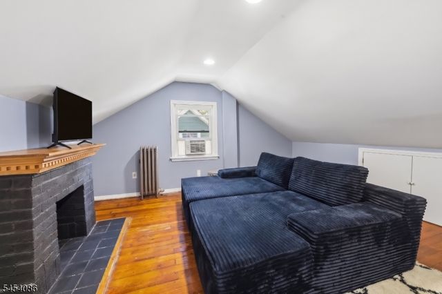 48 Laurel Ave, East Orange City, NJ 07017