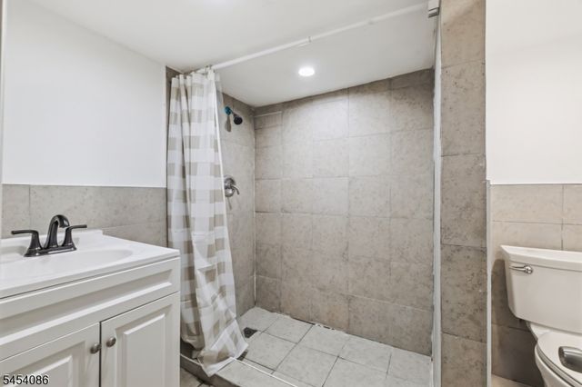 48 Laurel Ave, East Orange City, NJ 07017