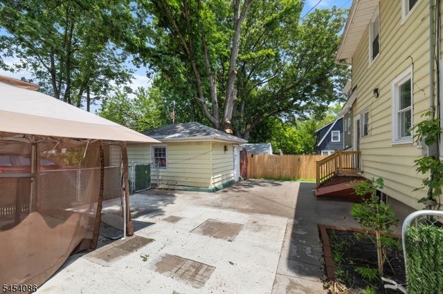 48 Laurel Ave, East Orange City, NJ 07017