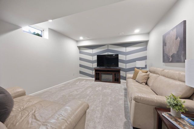 W192N5690 Spencers PASS, Menomonee Falls, WI 53051