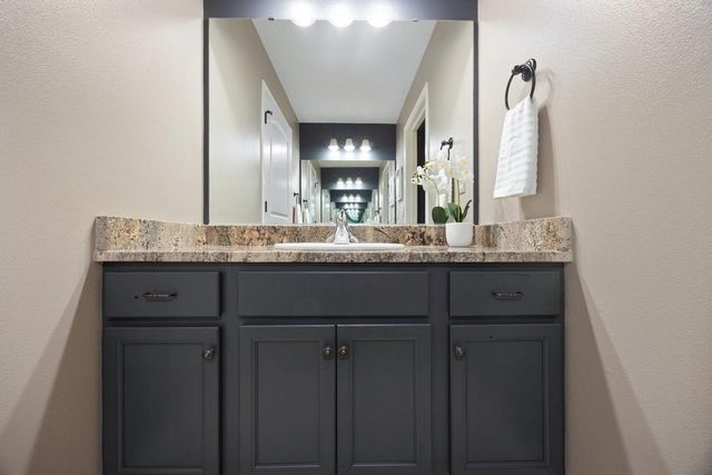 W192N5690 Spencers PASS, Menomonee Falls, WI 53051