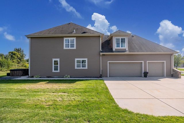 W192N5690 Spencers PASS, Menomonee Falls, WI 53051