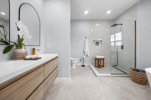 W192N5690 Spencers PASS, Menomonee Falls, WI 53051