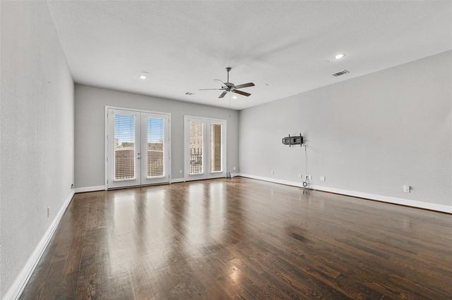 1221 W 19th Street B, Houston, TX 77008