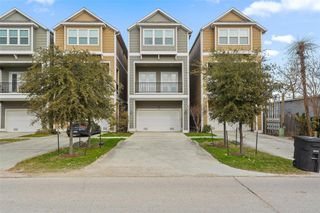 1221 W 19th Street B, Houston, TX 77008
