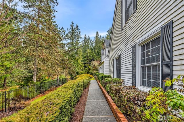 21609 NE 4th Street, Sammamish, WA 98074