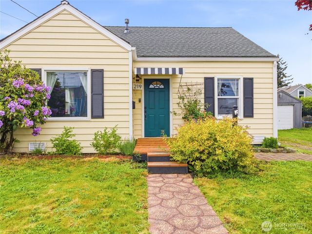 219 South Lane, Tacoma, WA 98404
