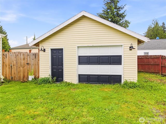 219 South Lane, Tacoma, WA 98404